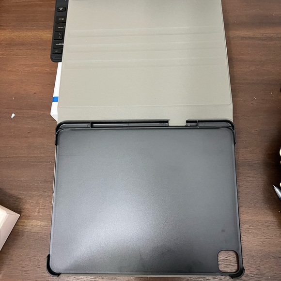 Keyboard Case with Touchpad for iPad Pro 12.9 2021/2020 / 2018 with Screen Prote - Picture 15 of 15